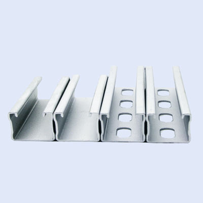 Ein guter Preis. Heißer galvanisierter Stahlprofil-kalter gebildeter Stahl C U für PV-Solarbetriebsprojekt-Stärke 1.4-3mm Online