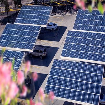 Ein guter Preis. Galvanisiertes Stahlfeld auf weg Gitteroberflächensolarautoparkplatzstrukturen Online