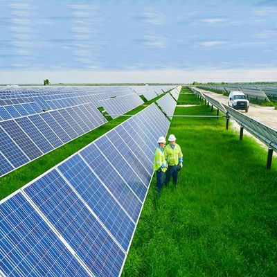 Ein guter Preis. Natürliche oder kundengebundene galvanisierte rostfreies Metallphoto-voltaische Grundbefestigungssolarsysteme Online